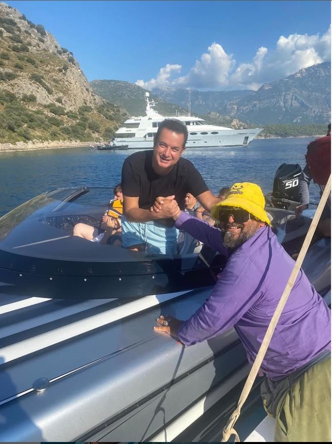 Acun Ilıcalı, Fethiye'de Ozzy Nuri Karagöz'den Fethıye ve Koylarla ılgılı Bılgı Aldı