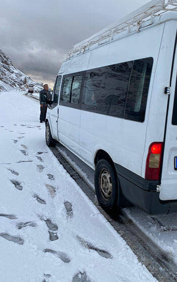 Van Bahçesaray yolunda kar kalınlığı 10 santimetreye ulaştı