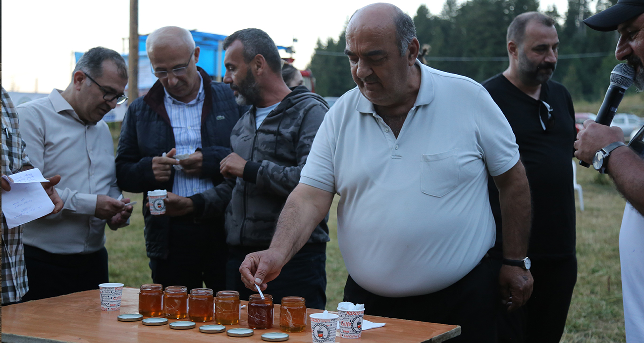 Artvinde 1 kilo bal 55 bin liraya satıldı