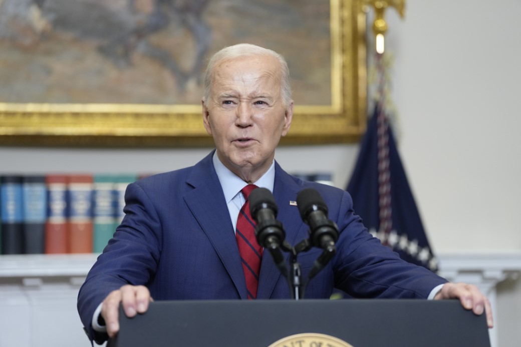 Biden Biz insanları susturduğumuz ya da muhalefeti ezdiğimiz otoriter bir ulus değiliz