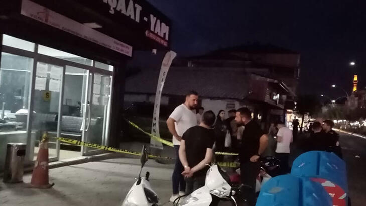 Halk otobüsünde döner bıçaklı küfür kavgası 1 yaralı