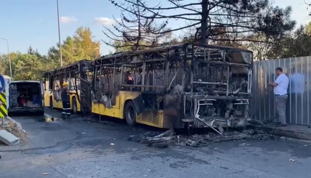 Büyükçekmece de İETT otobüsü alev alev yandı