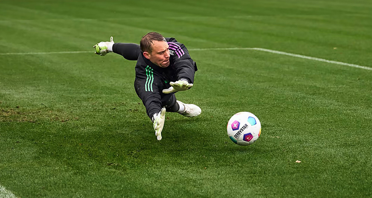 Manuel Neuer antrenmanlara başladı