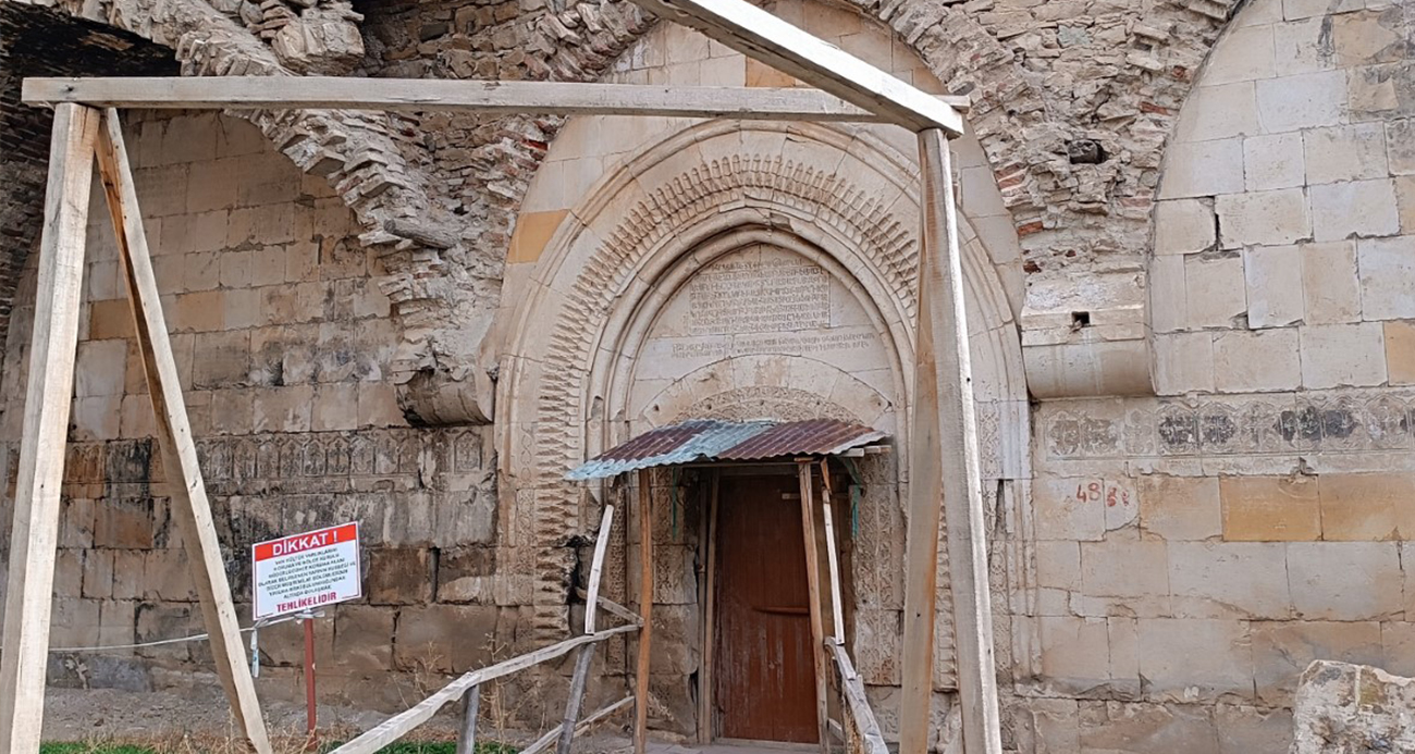 Yedi Kilise yıkılma tehlikesiyle karşı karşıya