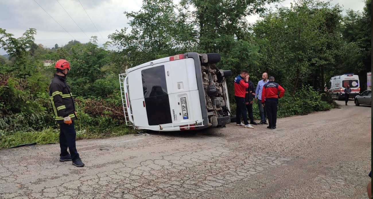 Fındık işçilerini taşıyan minibüs devrildi 6 yaralı